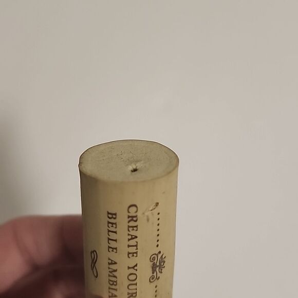 Belle Ambience Wine Cork Keychain - Picture 3 of 3